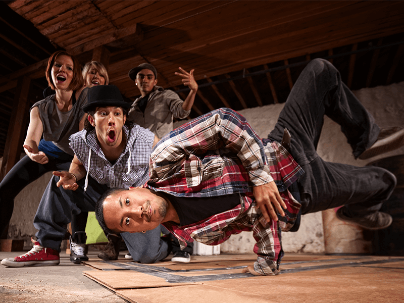 Breakdancers in een groep